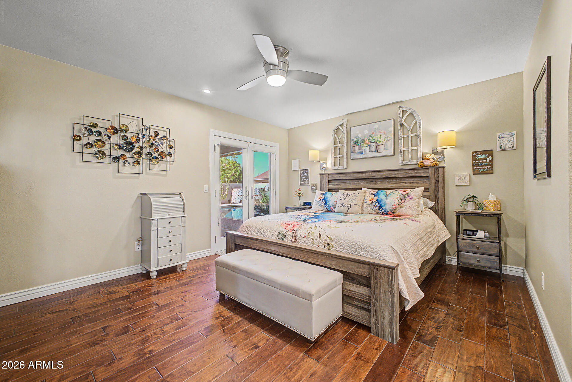 816 E GRANDVIEW Road