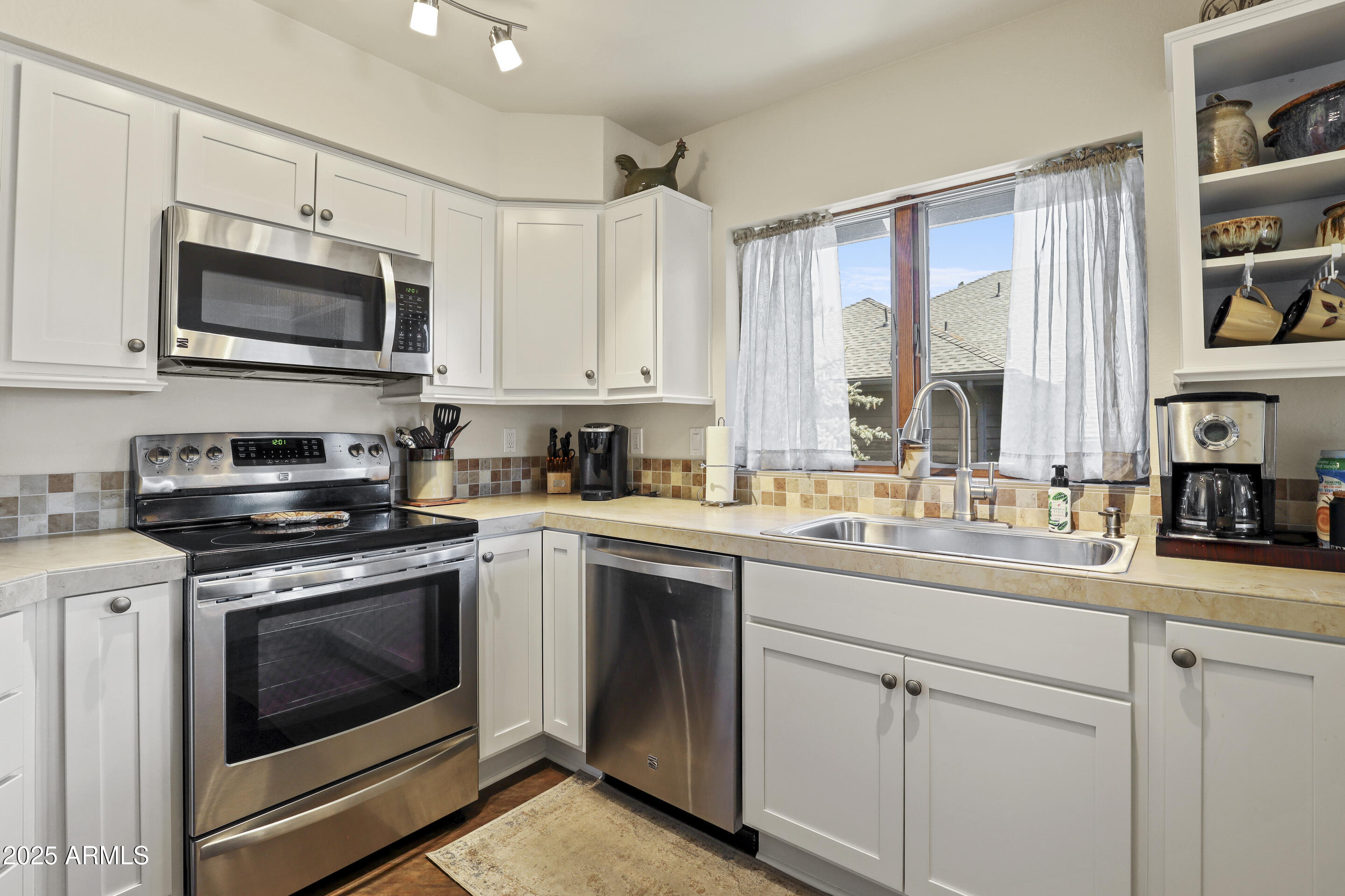 905 N Beeline Highway 17