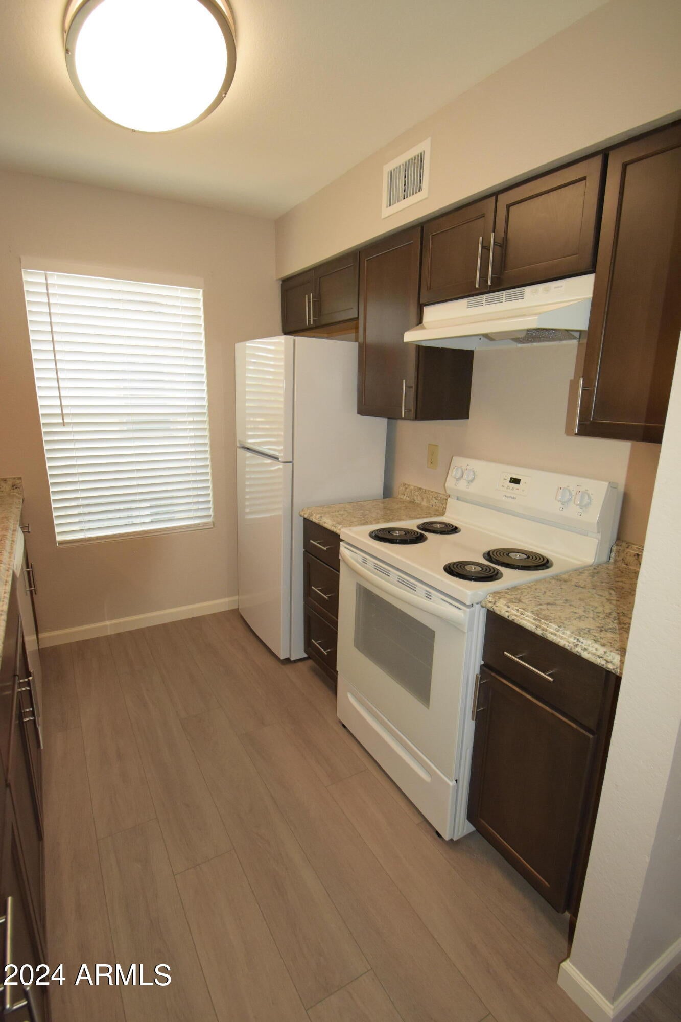 834 N Cherry -- Apt 103