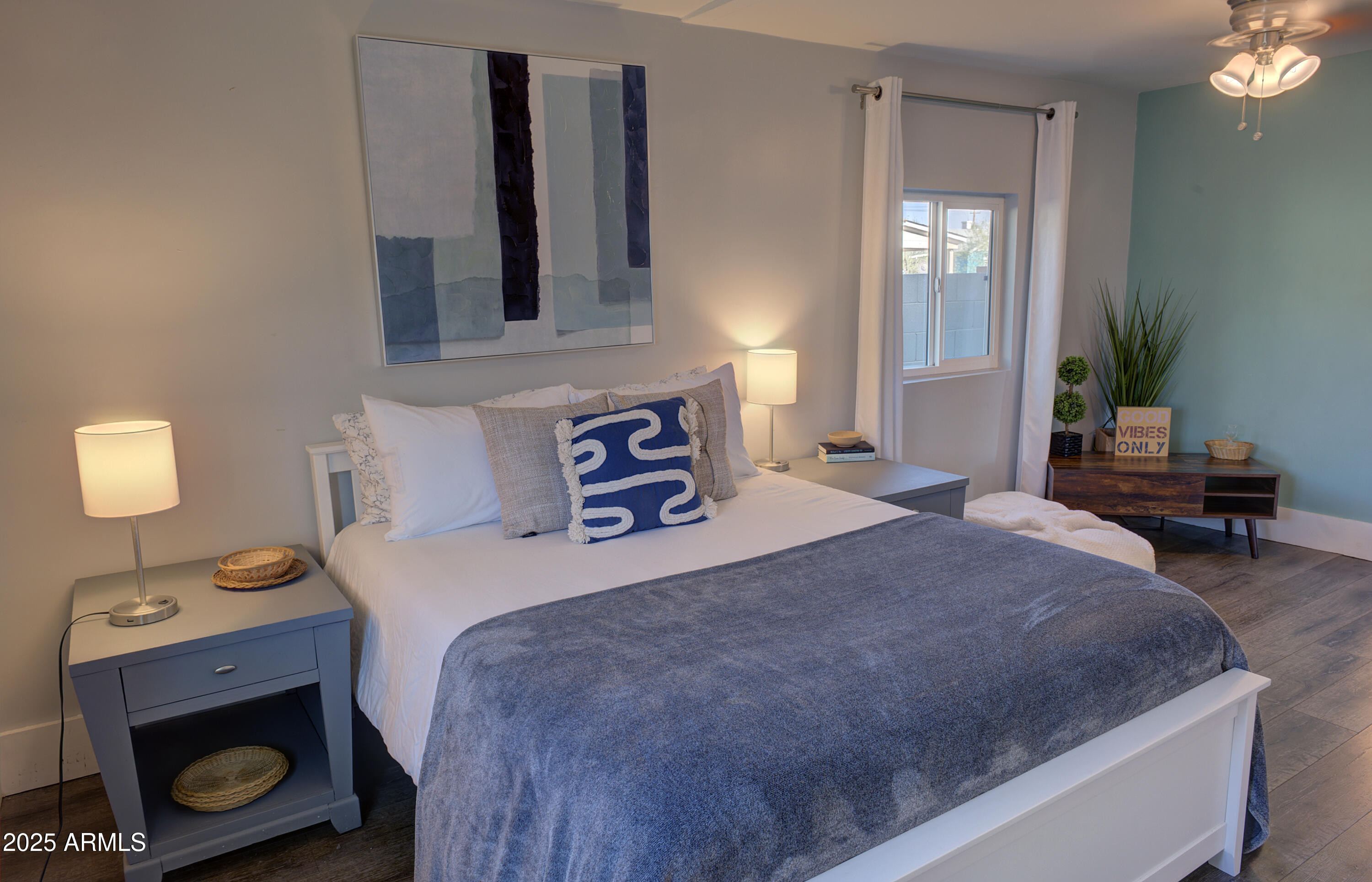 1522 E PIERCE Street