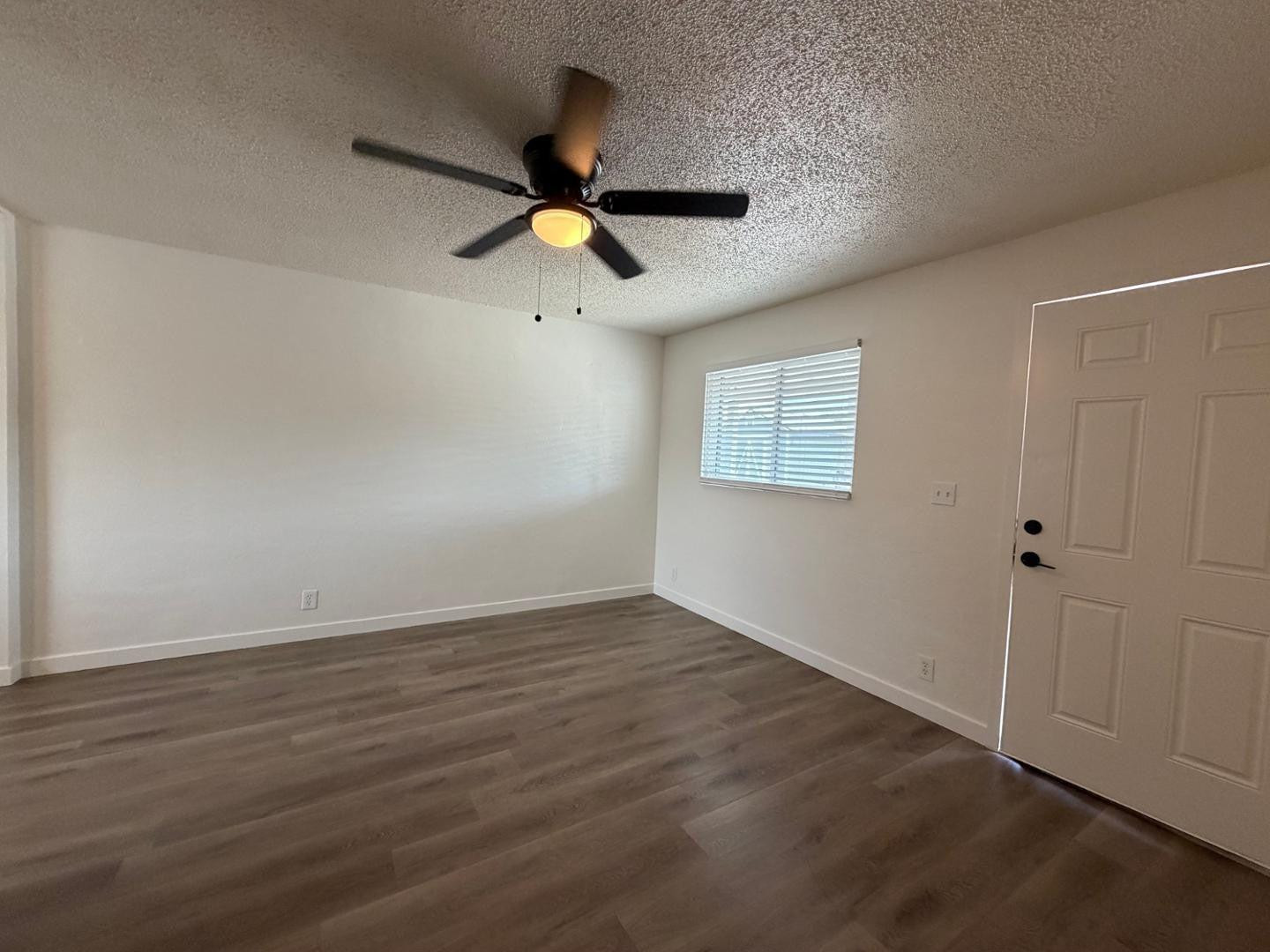 1027 E Dunlap Avenue Apt 1