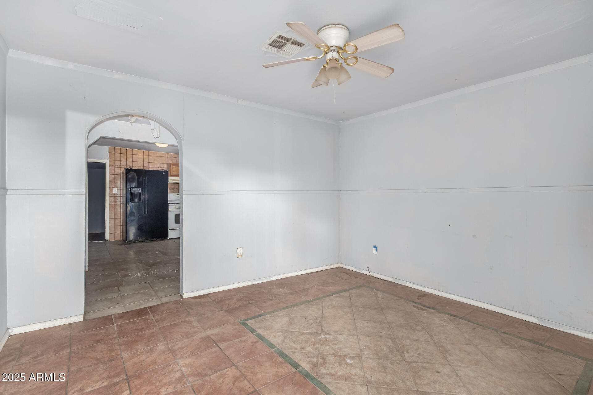 2912 E MONROE Street E