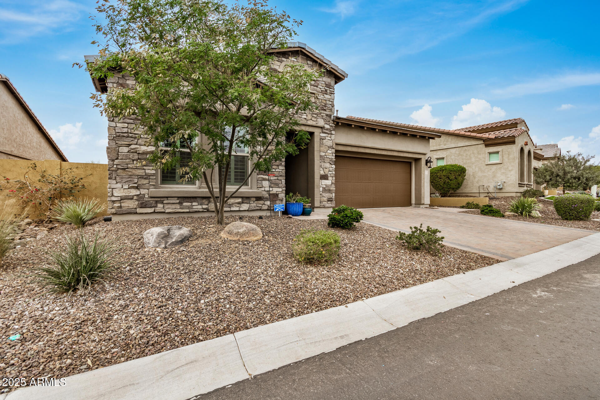 1752 N HARPER --