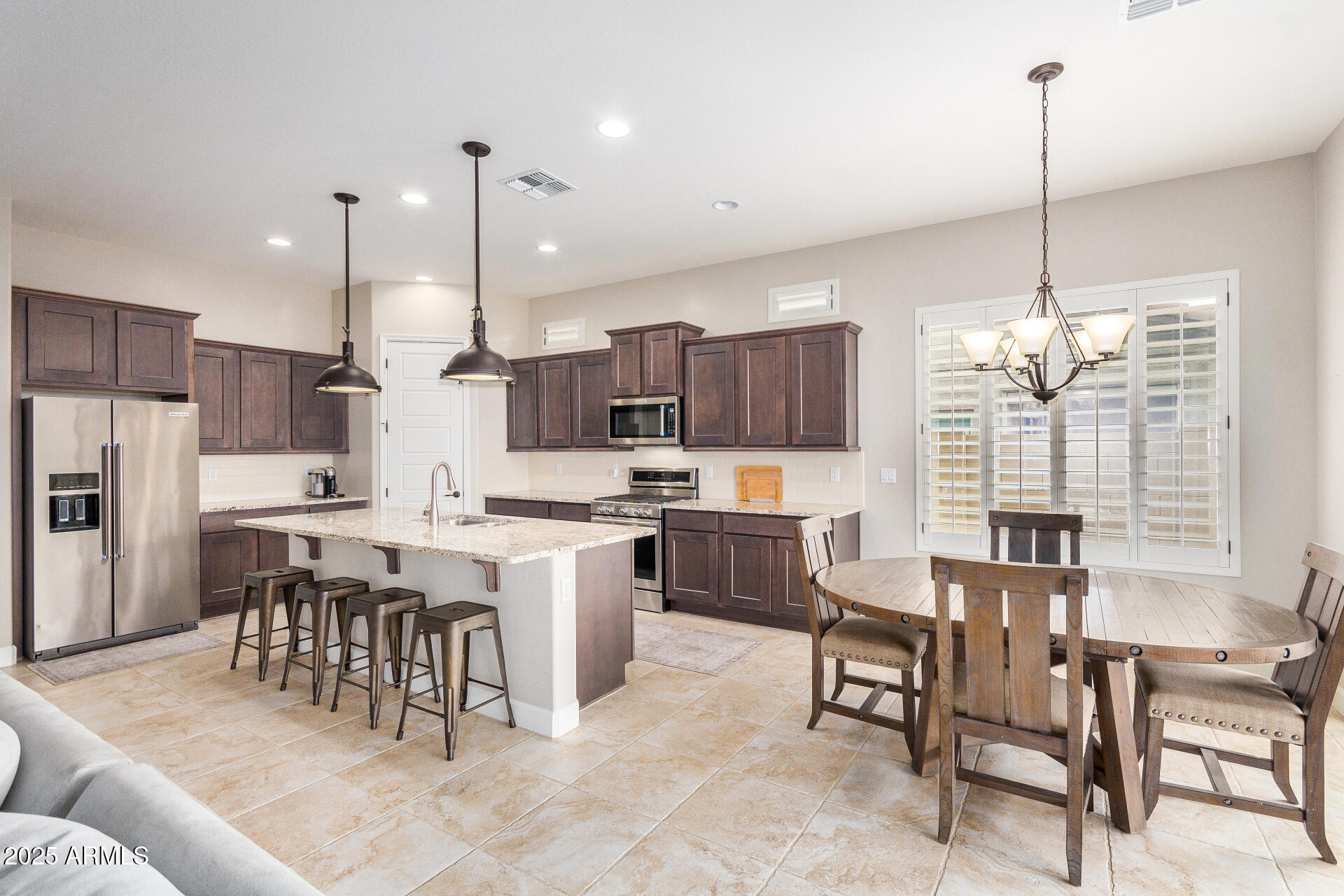 1752 N HARPER --