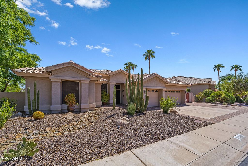 Photo of 22031 N 64th Avenue, Glendale, AZ 85310 (MLS # 6927015)