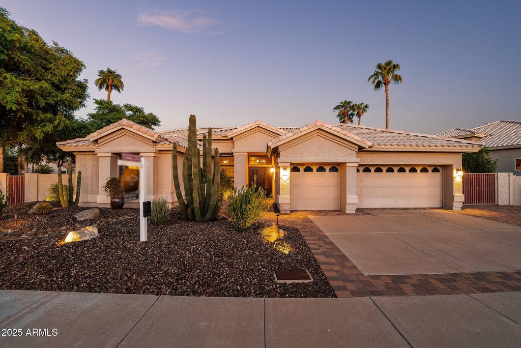 Photo of 22031 N 64th Avenue, Glendale, AZ 85310 (MLS # 6927015)