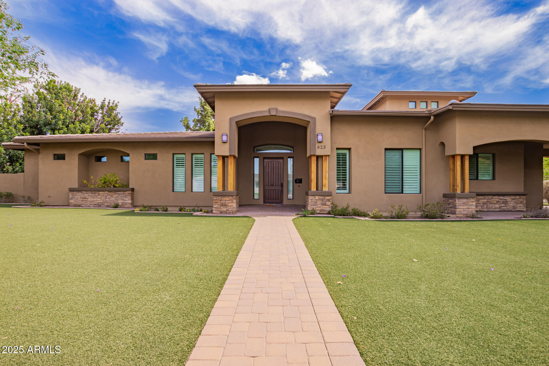 823 W PALO VERDE Drive