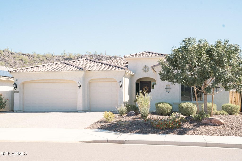 Photo of 30401 N 115th Drive, Peoria, AZ 85383 (MLS # 6937317)