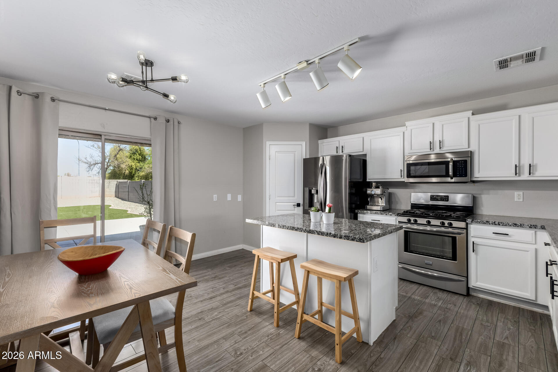 11274 W DEL RIO Lane