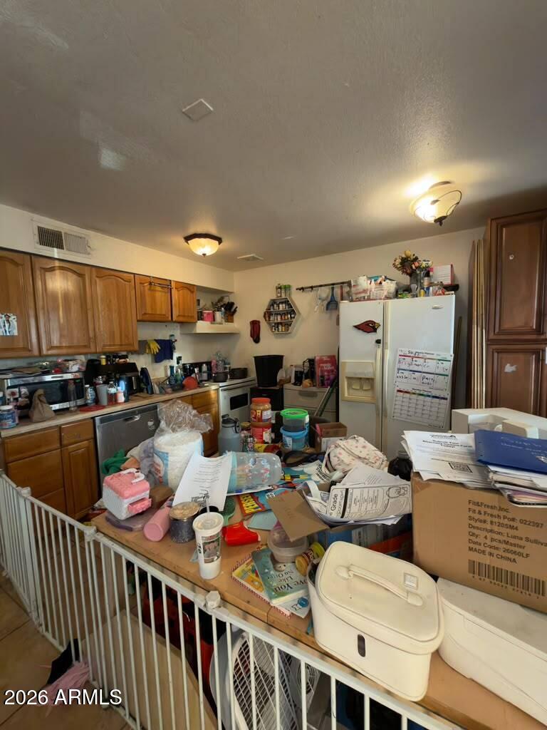 2333 W GLENROSA Avenue 123