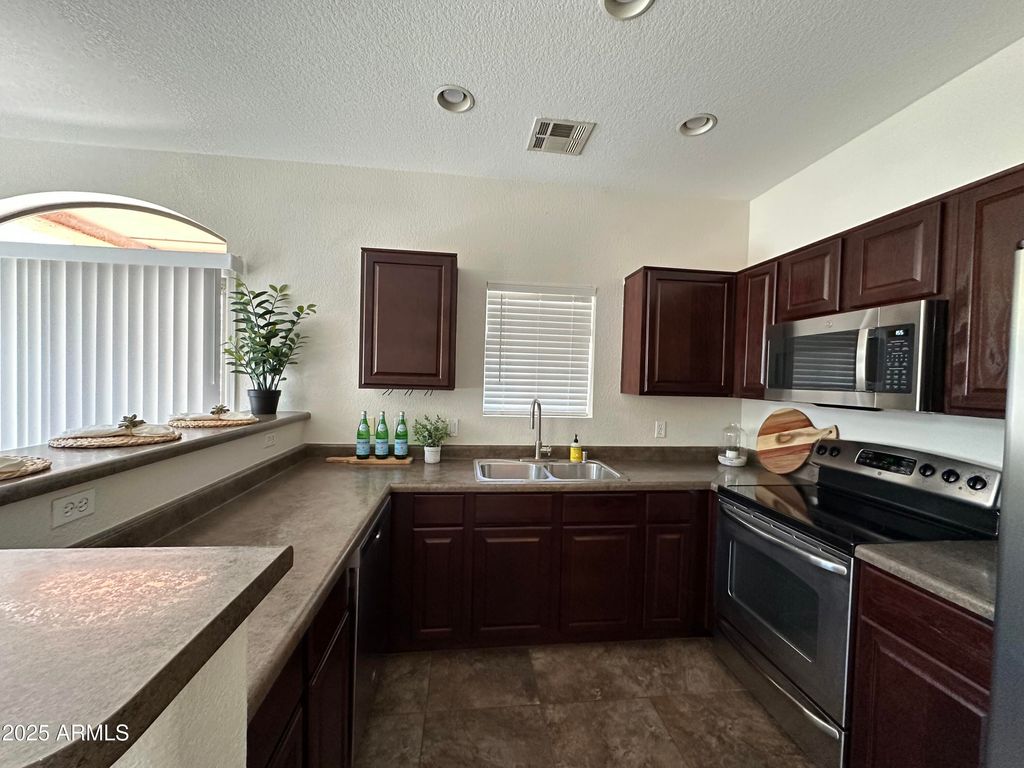 Photo of 456 N 168th Drive, Goodyear, AZ 85338 (MLS # 6912592)
