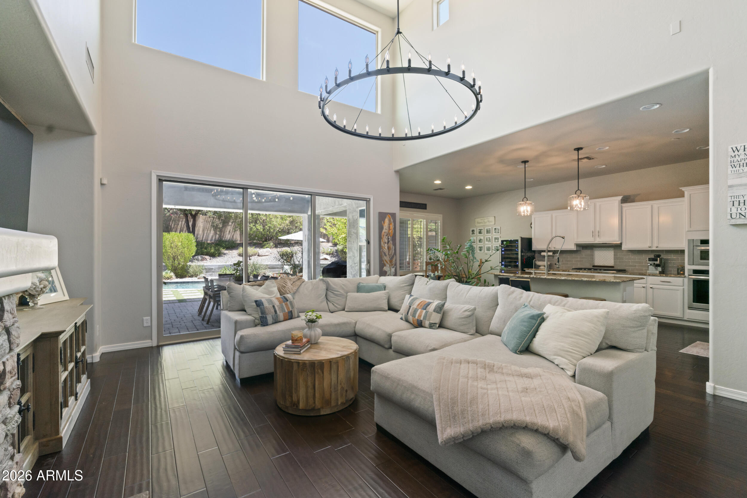 1612 W MOLLY Lane