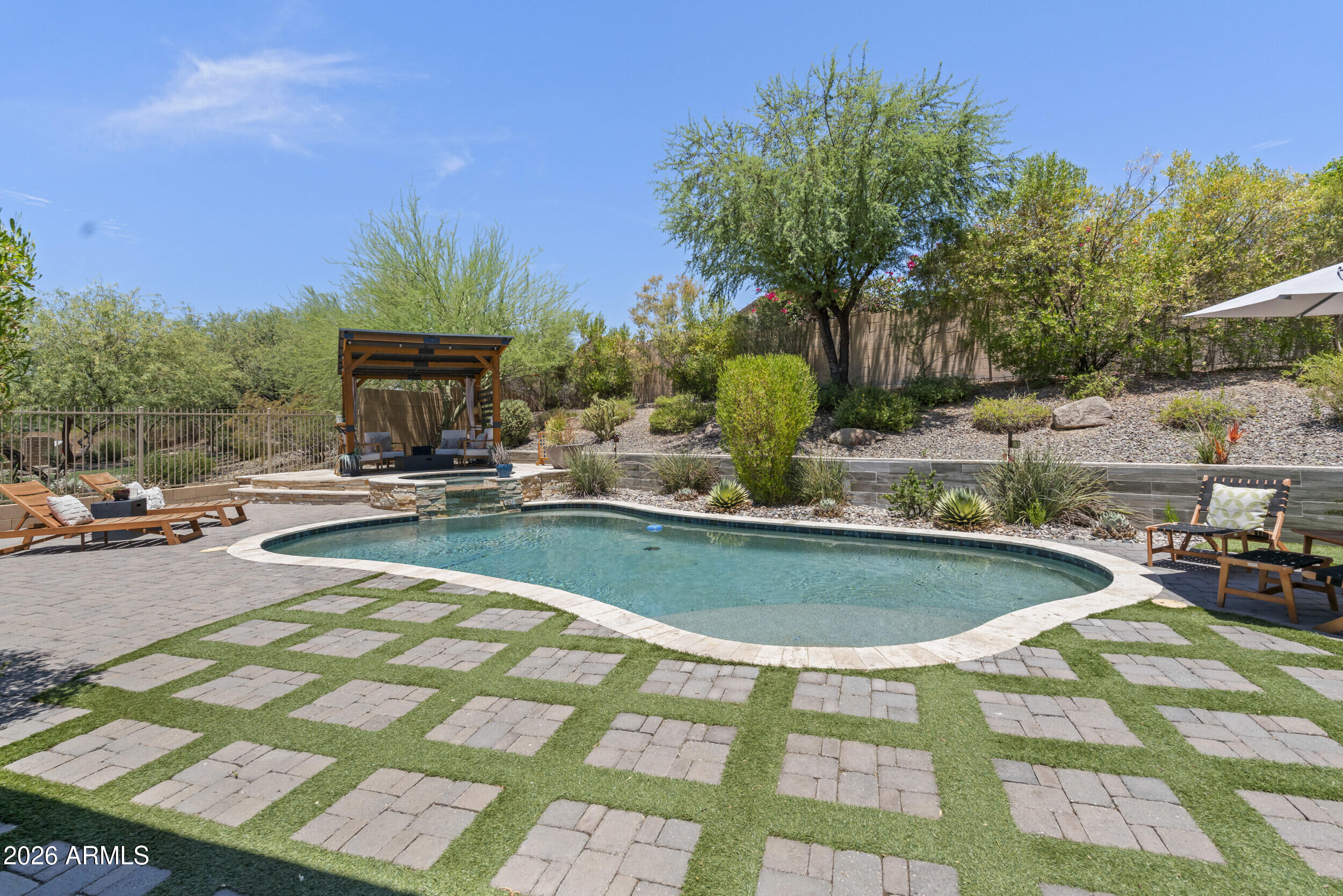 1612 W MOLLY Lane