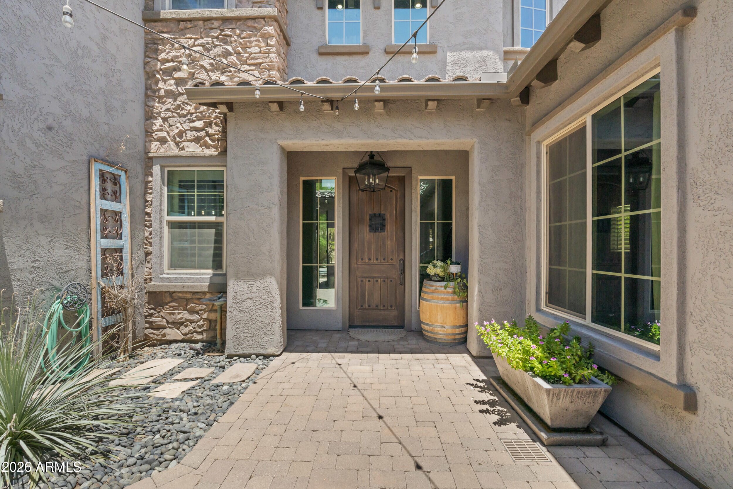 1612 W MOLLY Lane