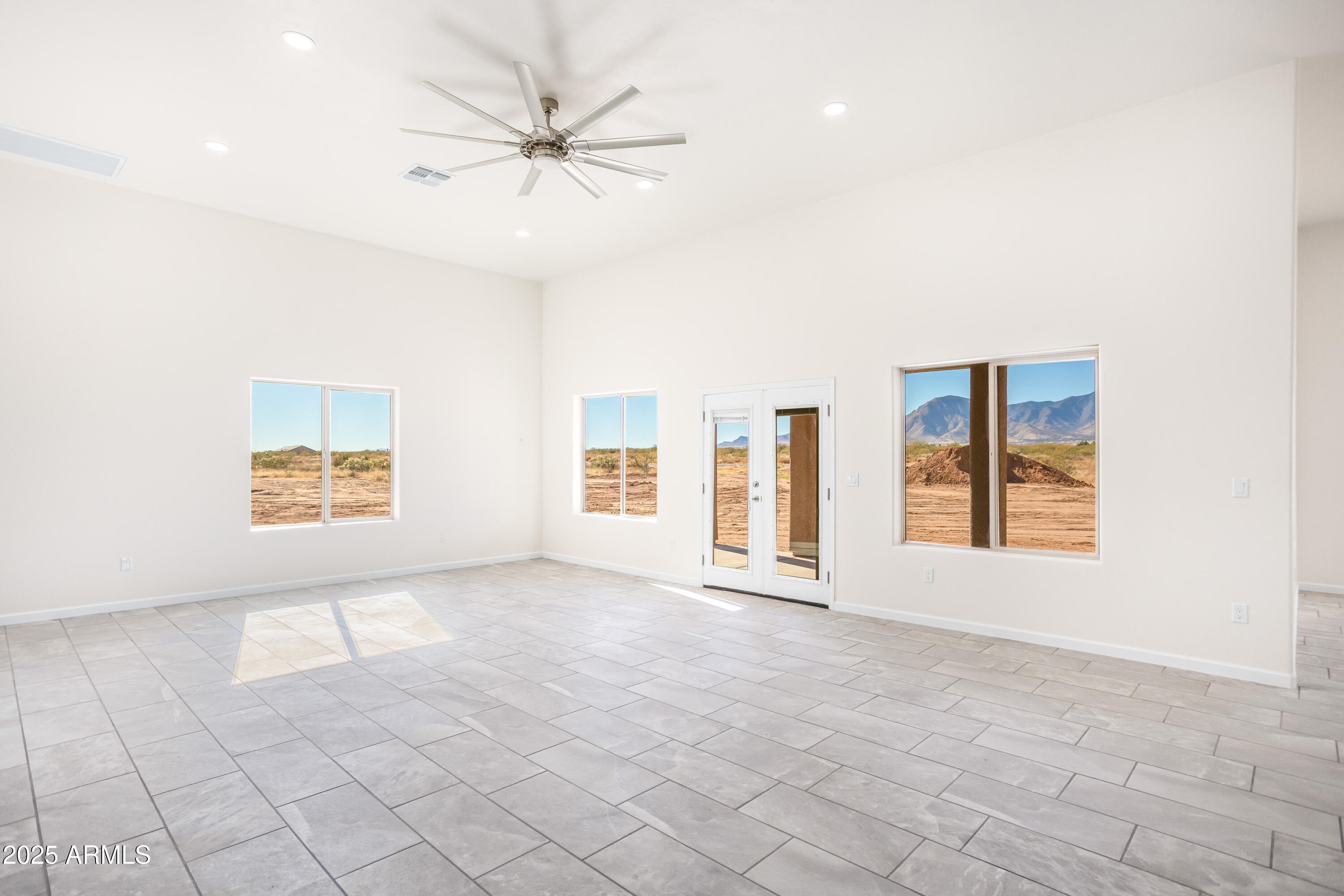 RANCHO ARIZONA - Residential
