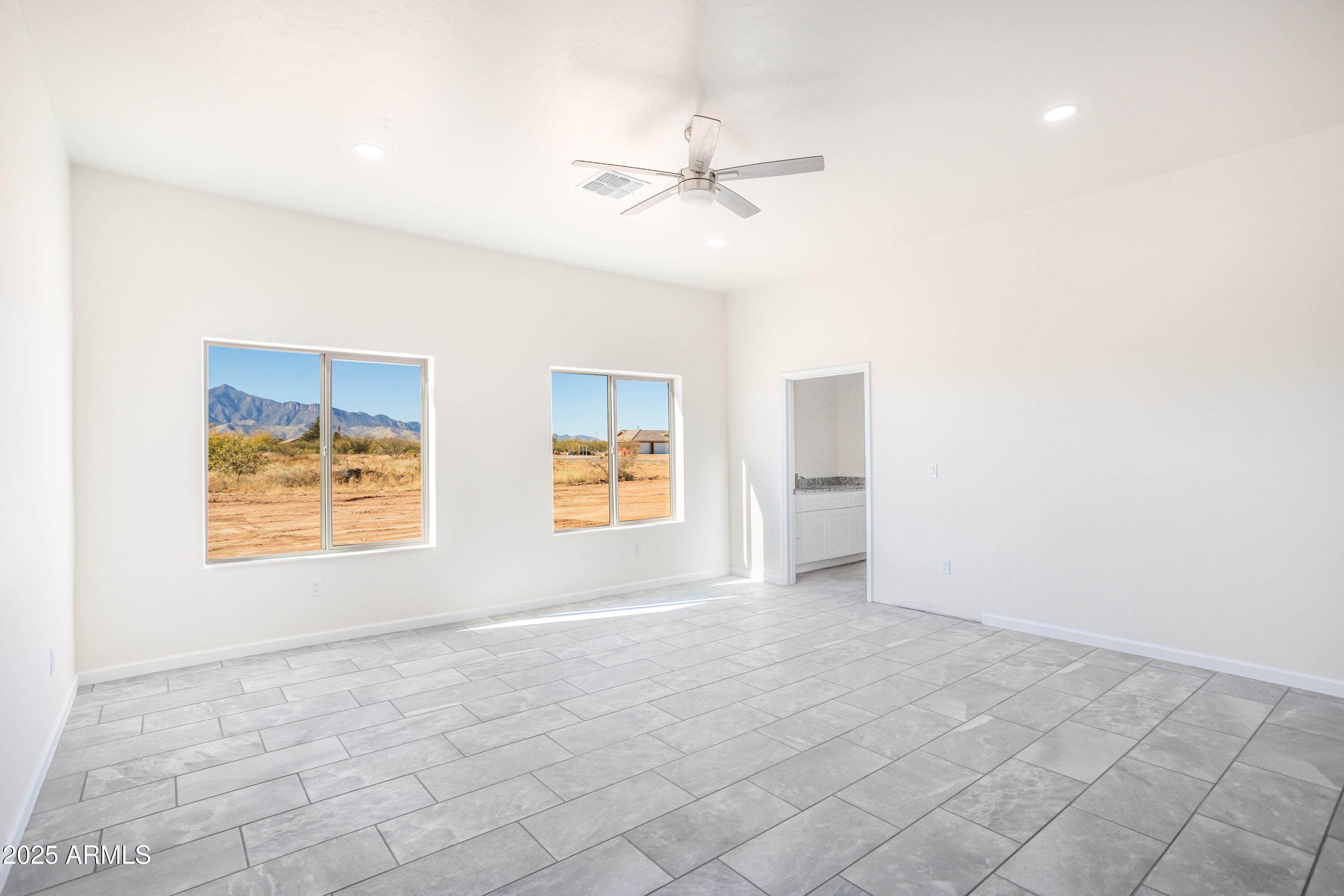 RANCHO ARIZONA - Residential