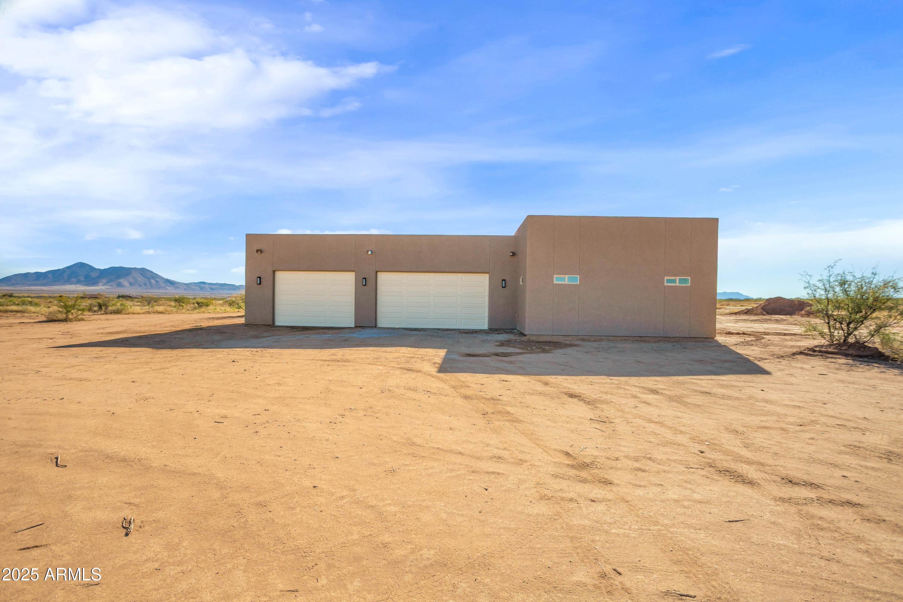 RANCHO ARIZONA - Residential