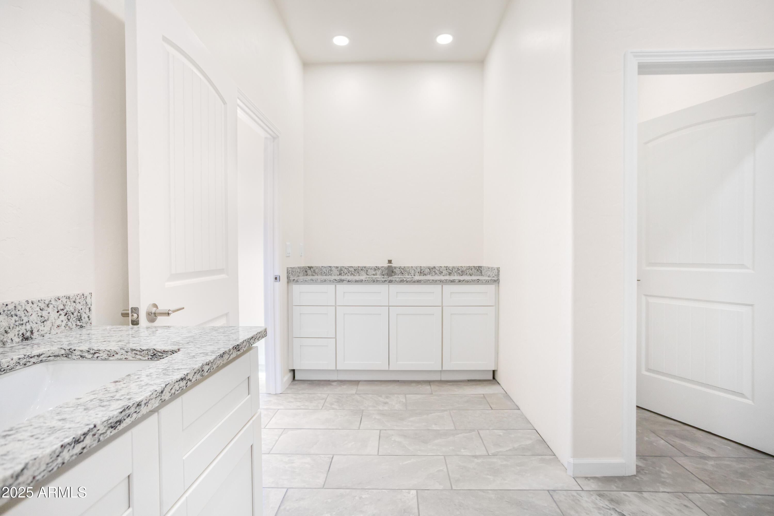 RANCHO ARIZONA - Residential