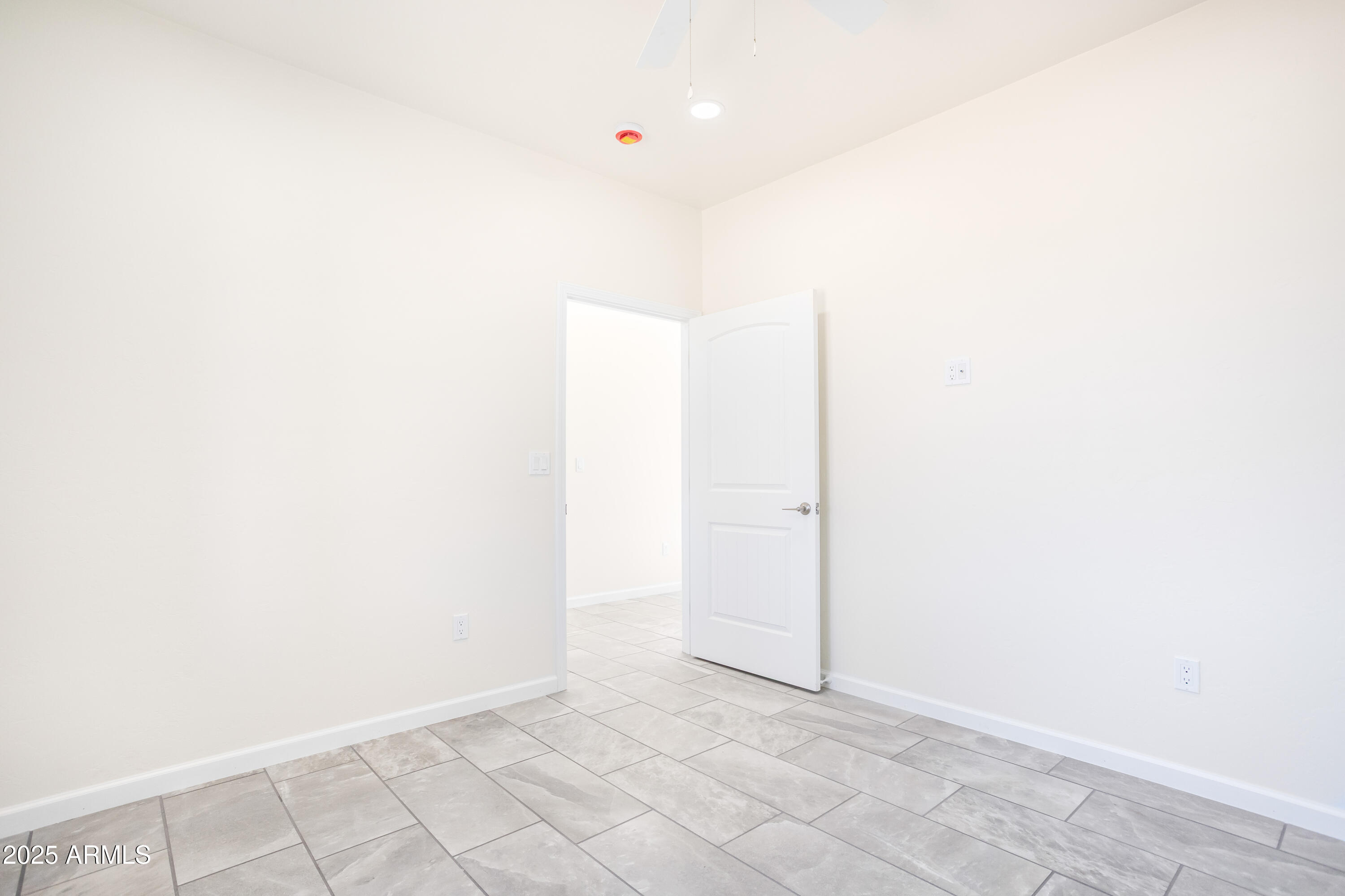RANCHO ARIZONA - Residential