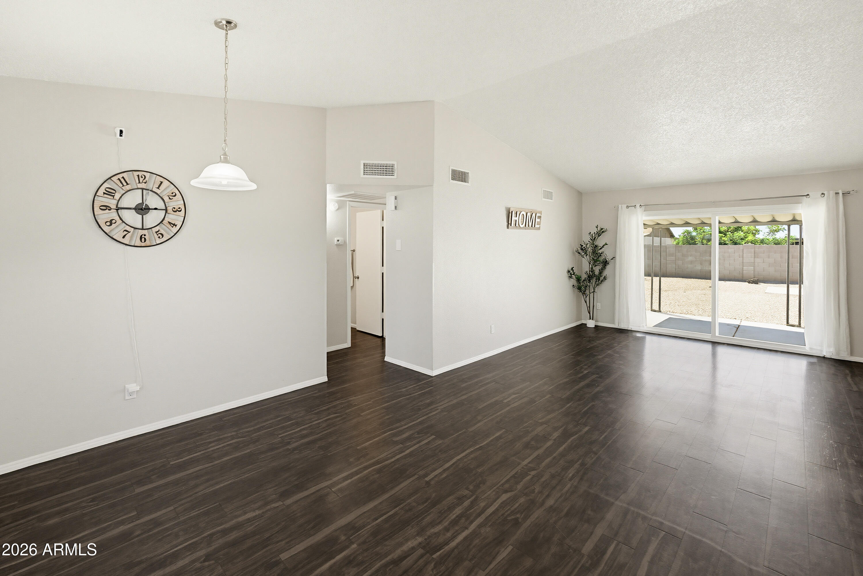 4041 W PERSHING Avenue