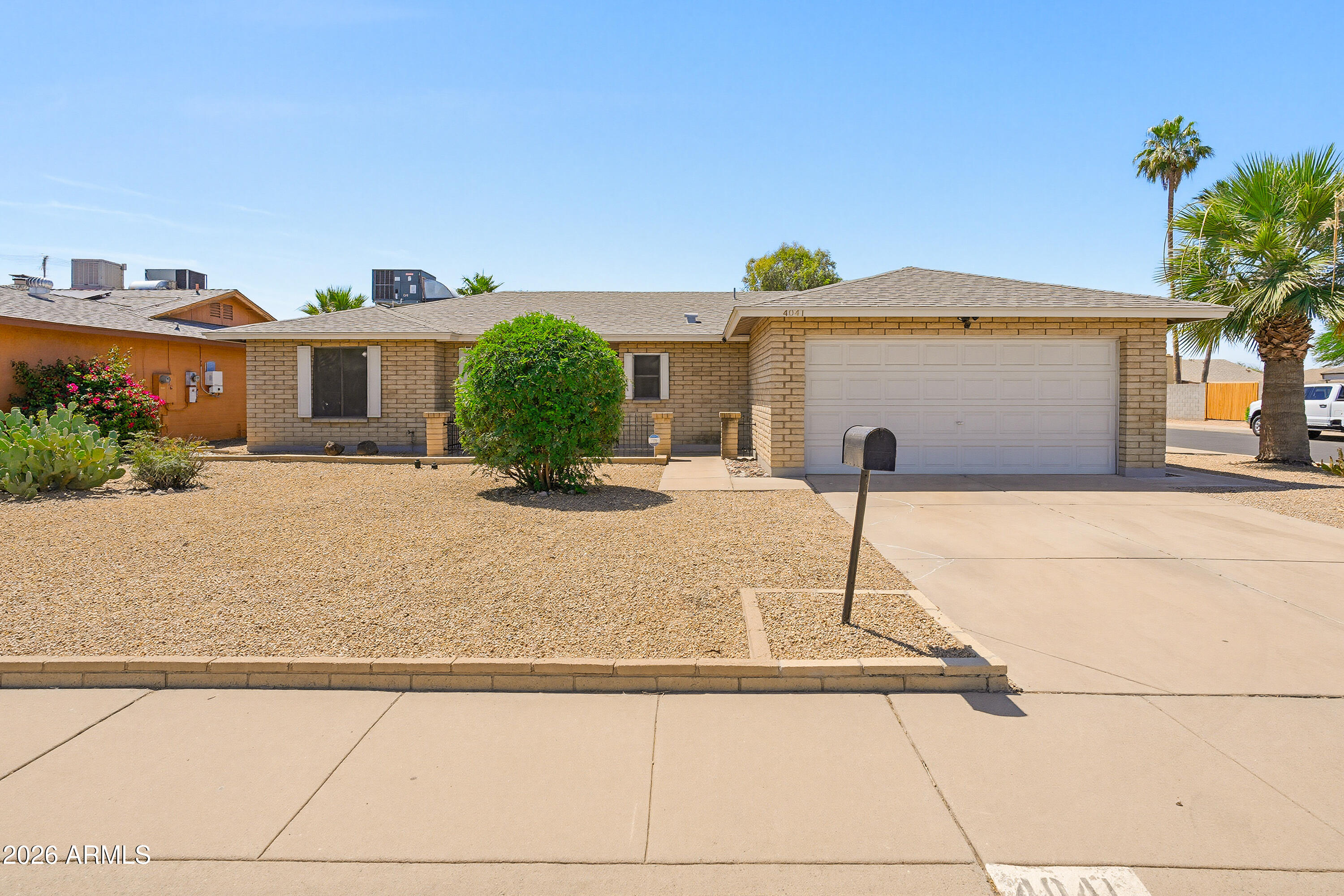 4041 W PERSHING Avenue