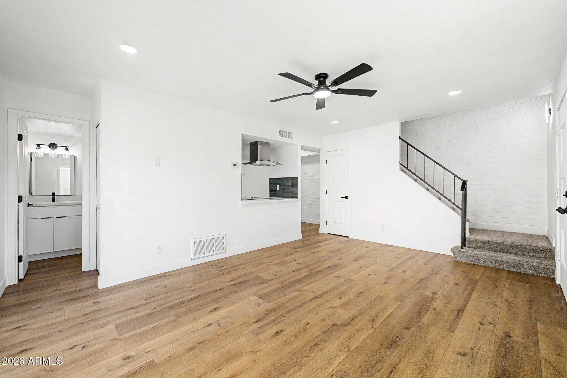 948 S ALMA SCHOOL Road 8