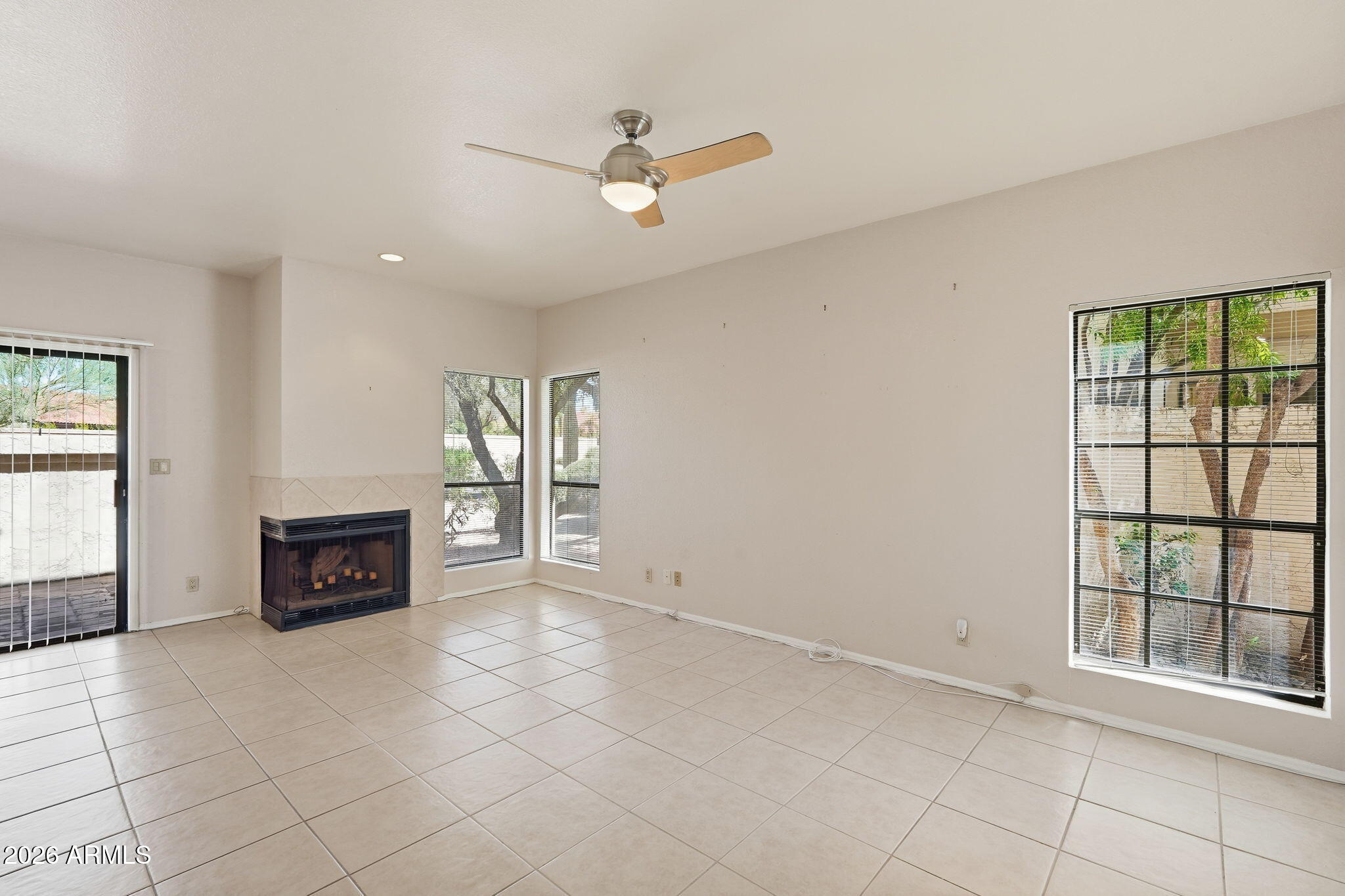 9705 E MOUNTAIN VIEW Road 1034