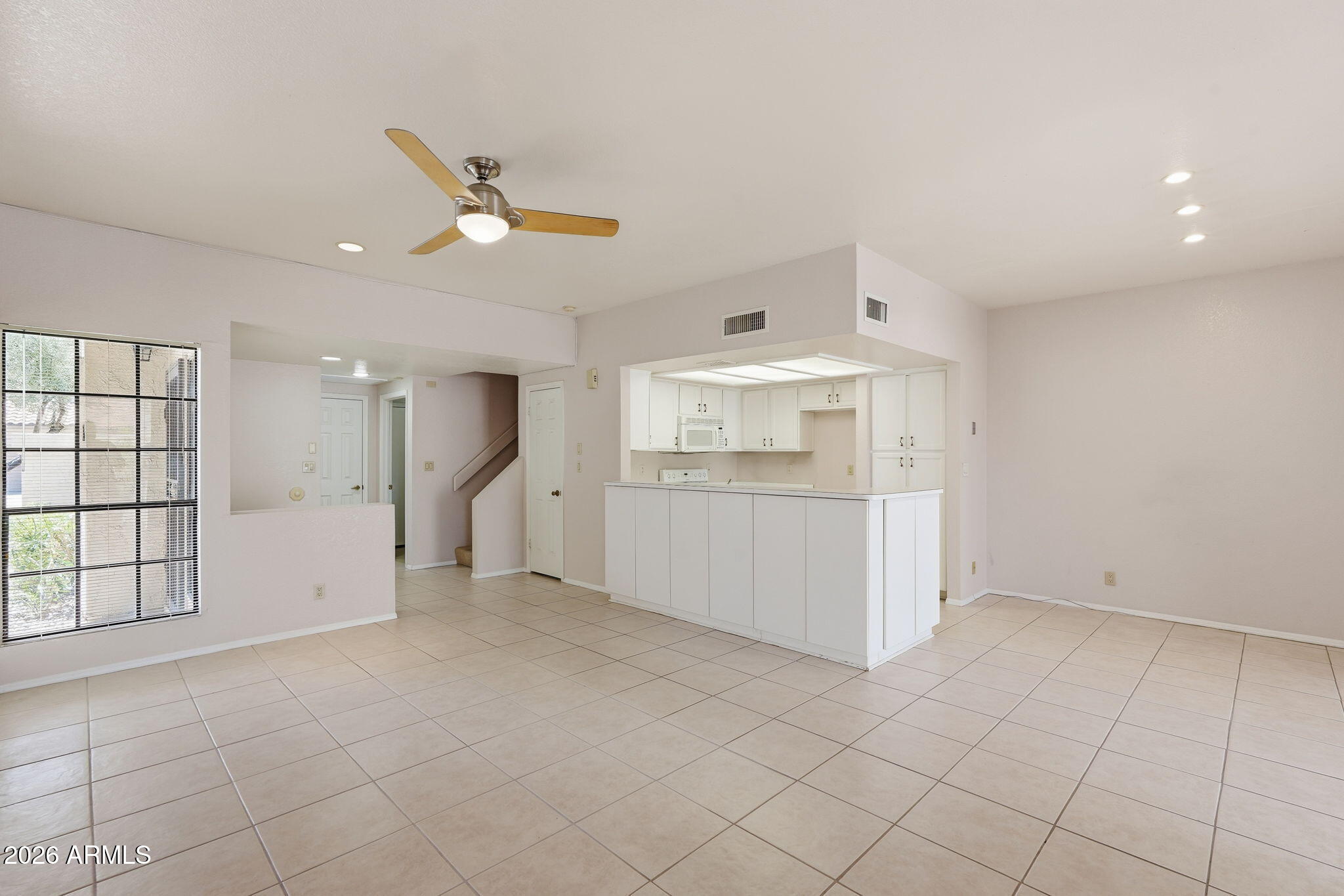 9705 E MOUNTAIN VIEW Road 1034