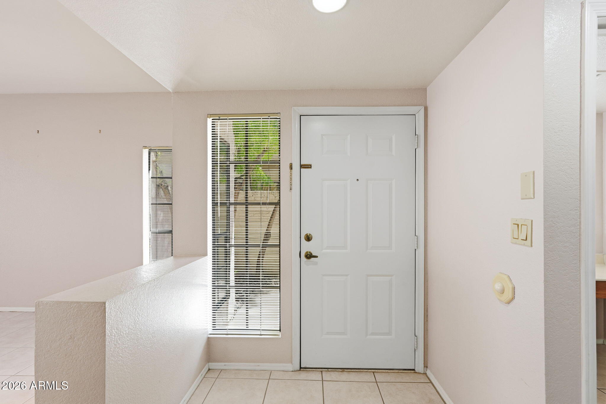 9705 E MOUNTAIN VIEW Road 1034