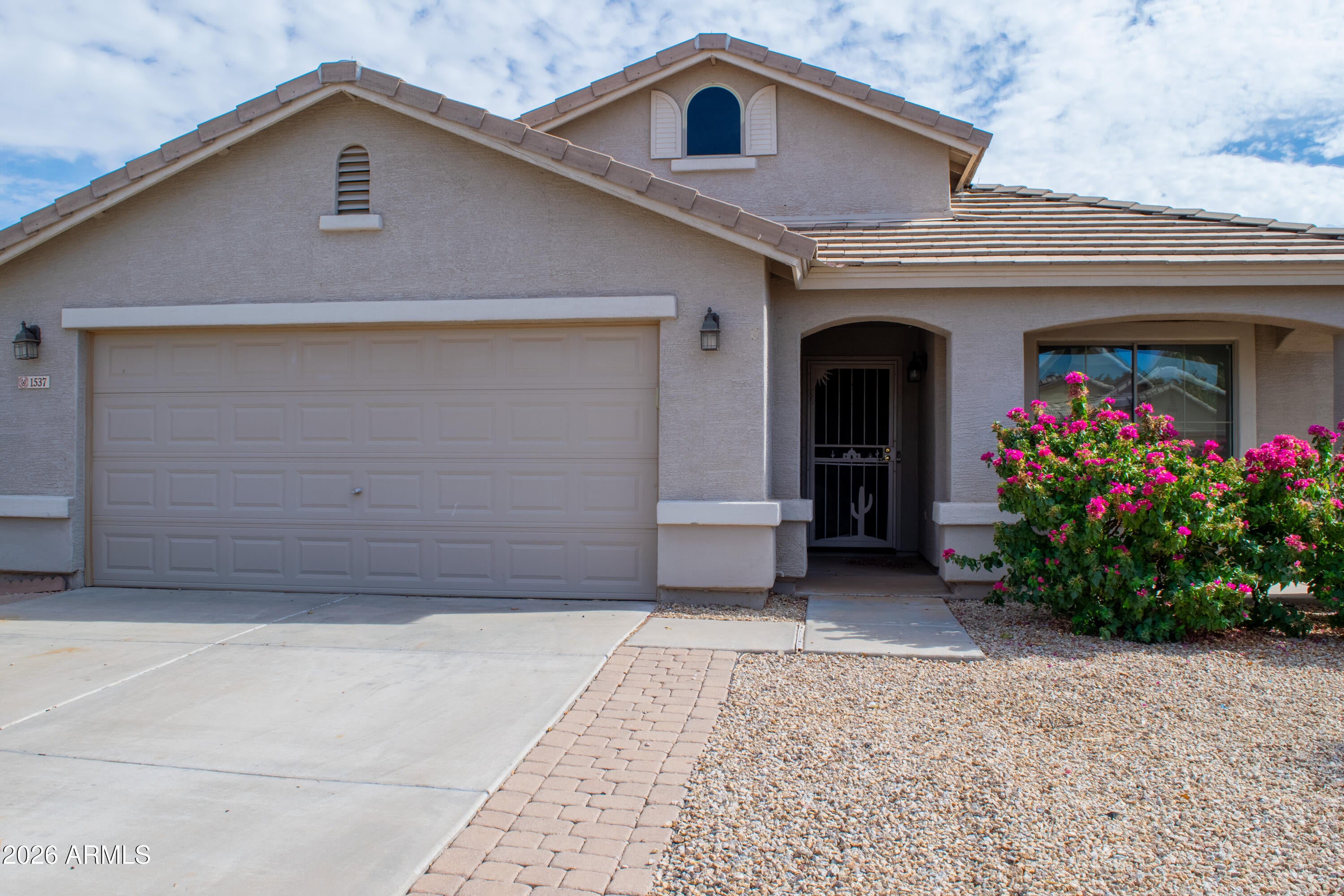1537 E ALBA Drive