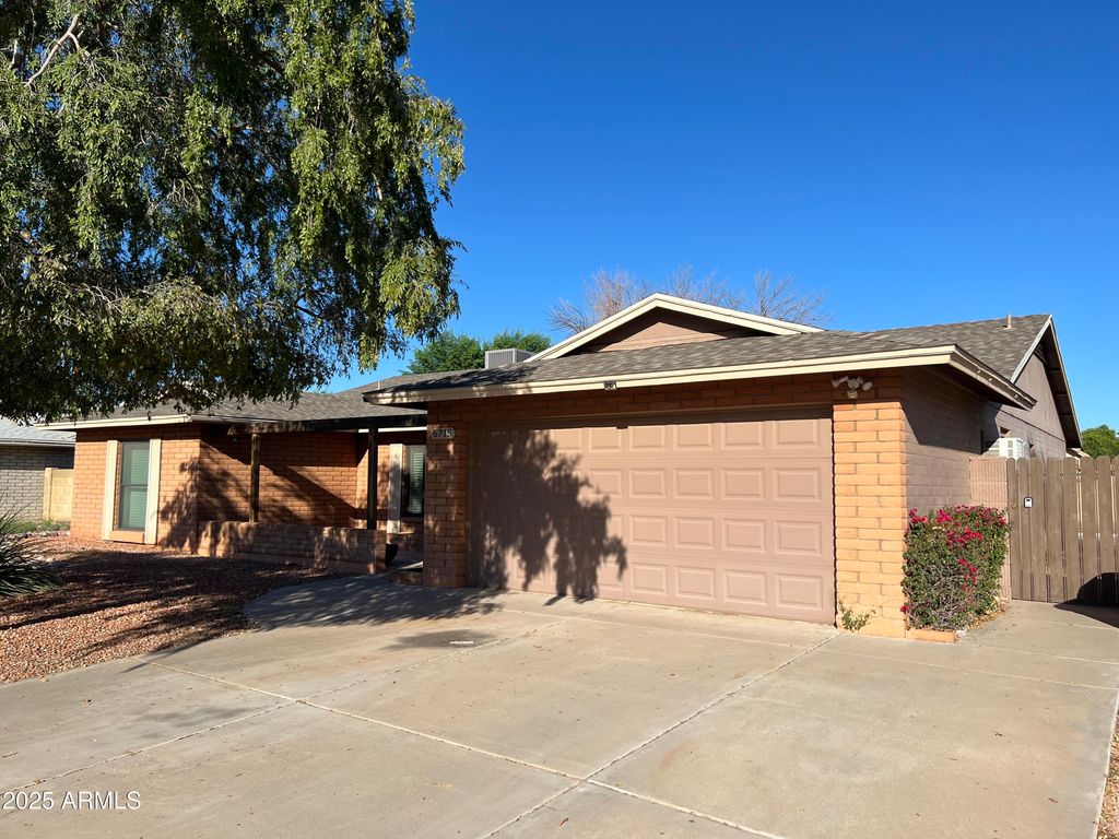 Photo of 6715 S Mitchell Drive, Tempe, AZ 85283 (MLS # 6926871)