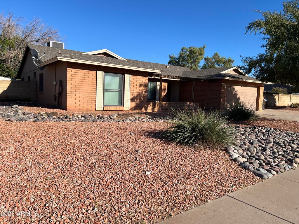 Photo of 6715 S Mitchell Drive, Tempe, AZ 85283 (MLS # 6926871)
