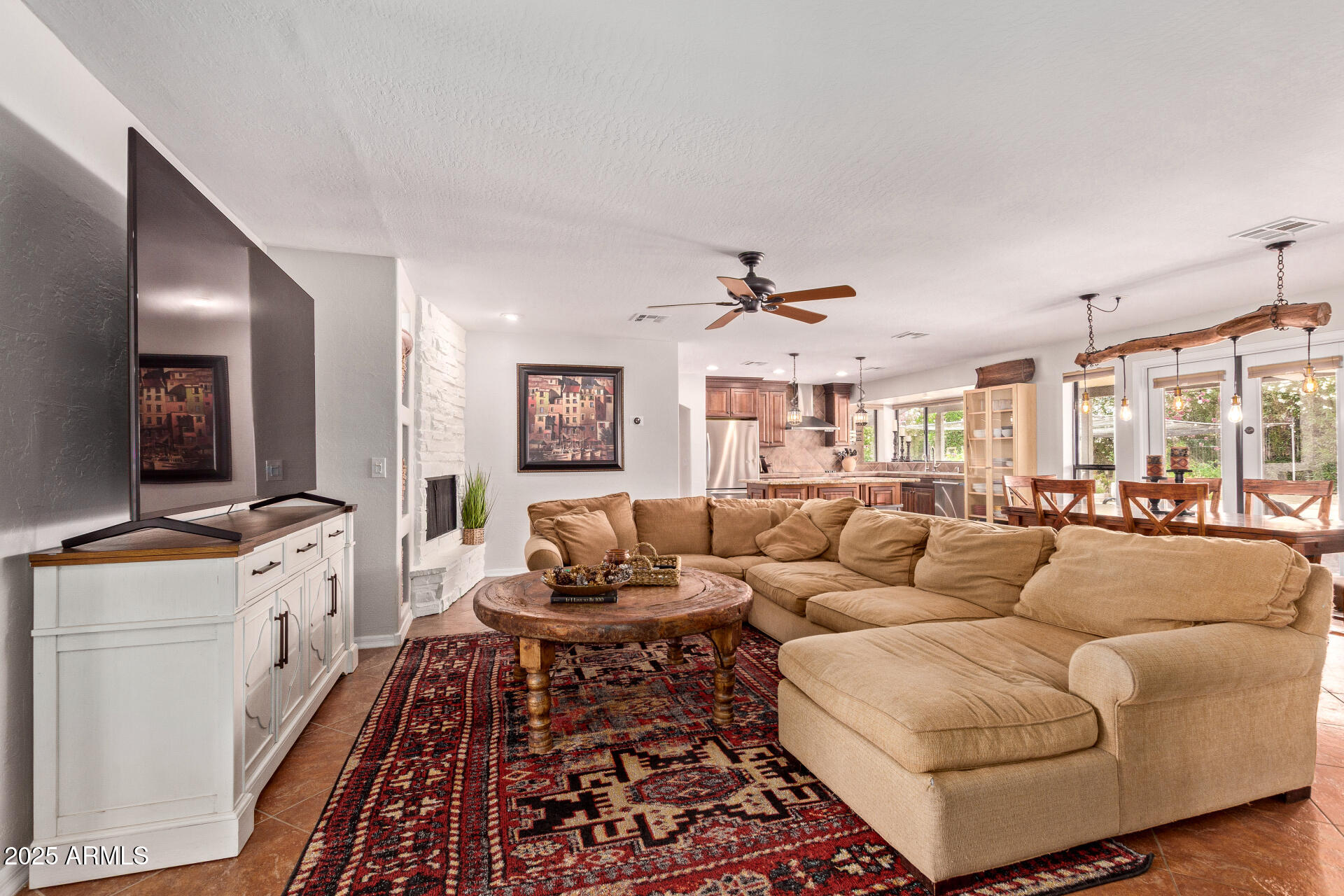 5402 E LARKSPUR Drive