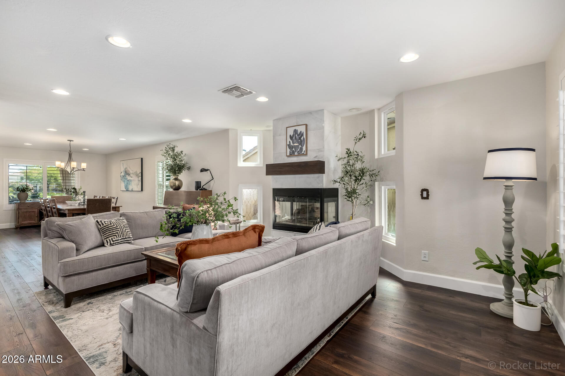 2611 E CATCLAW Street