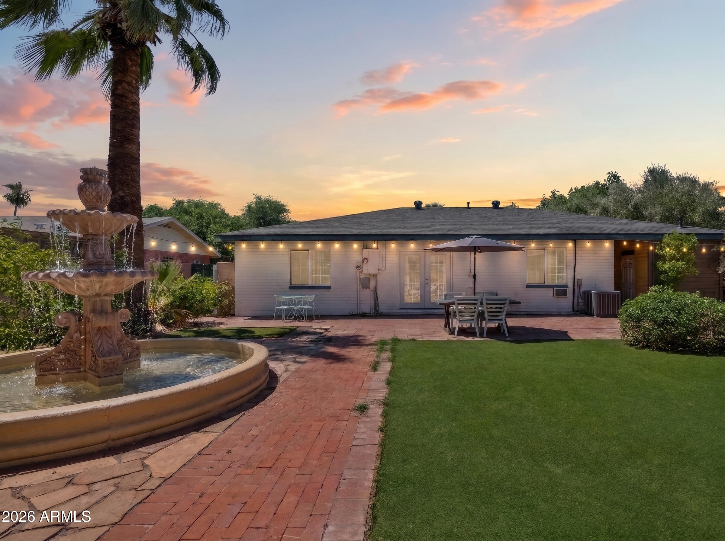 404 E PALM Street