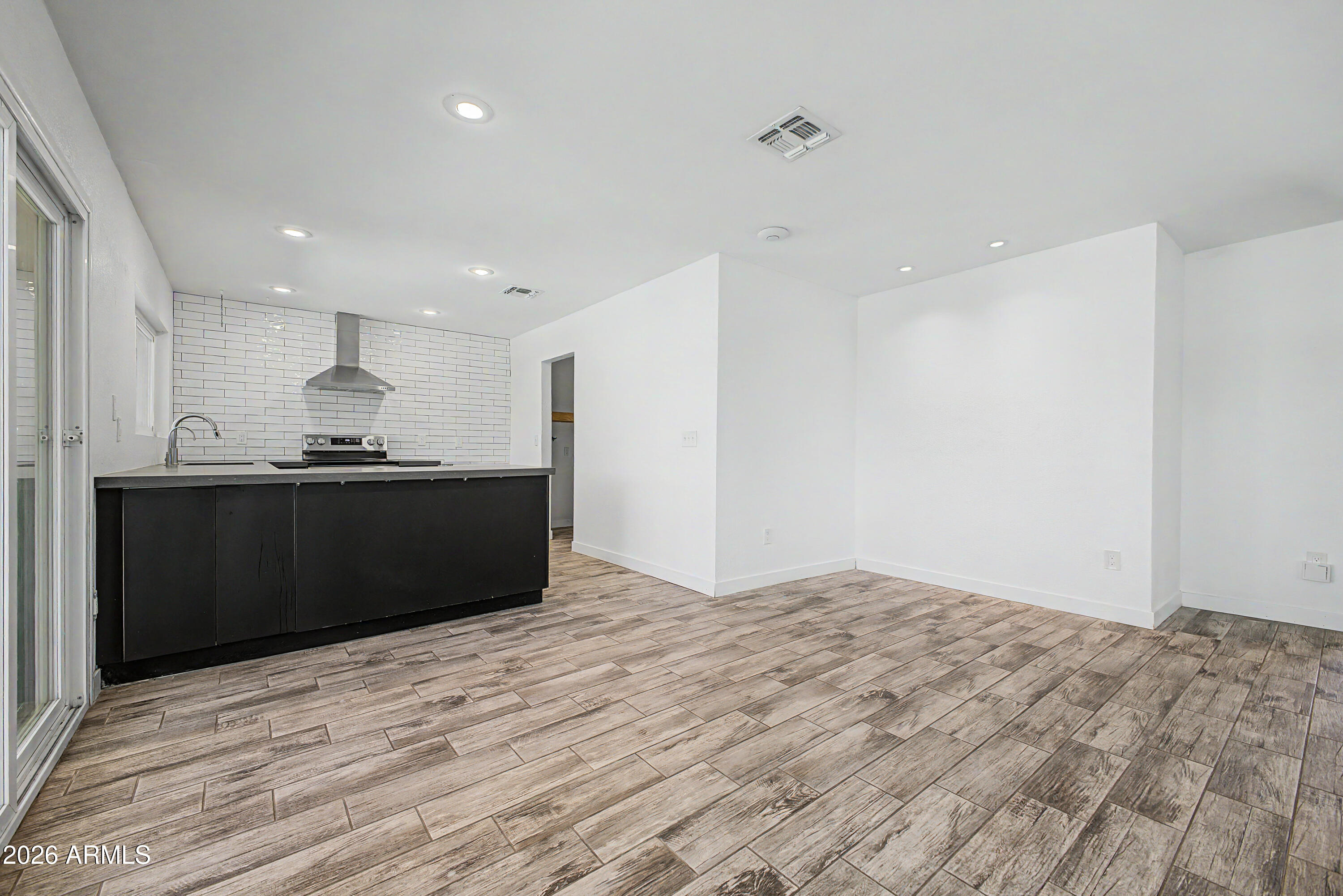 1110 W LA JOLLA Drive