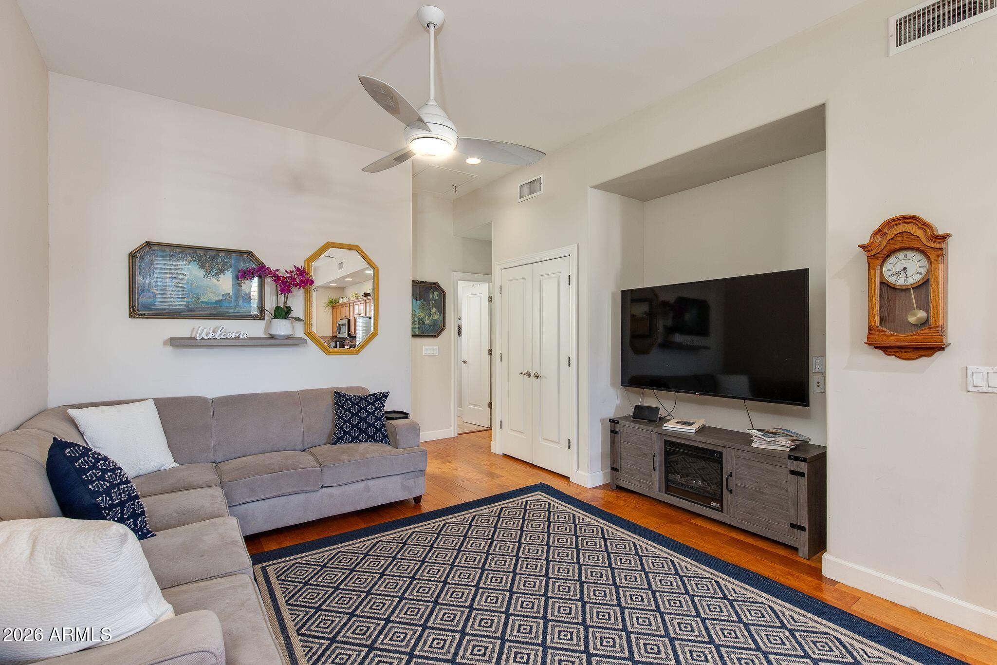 623 S ROOSEVELT Street