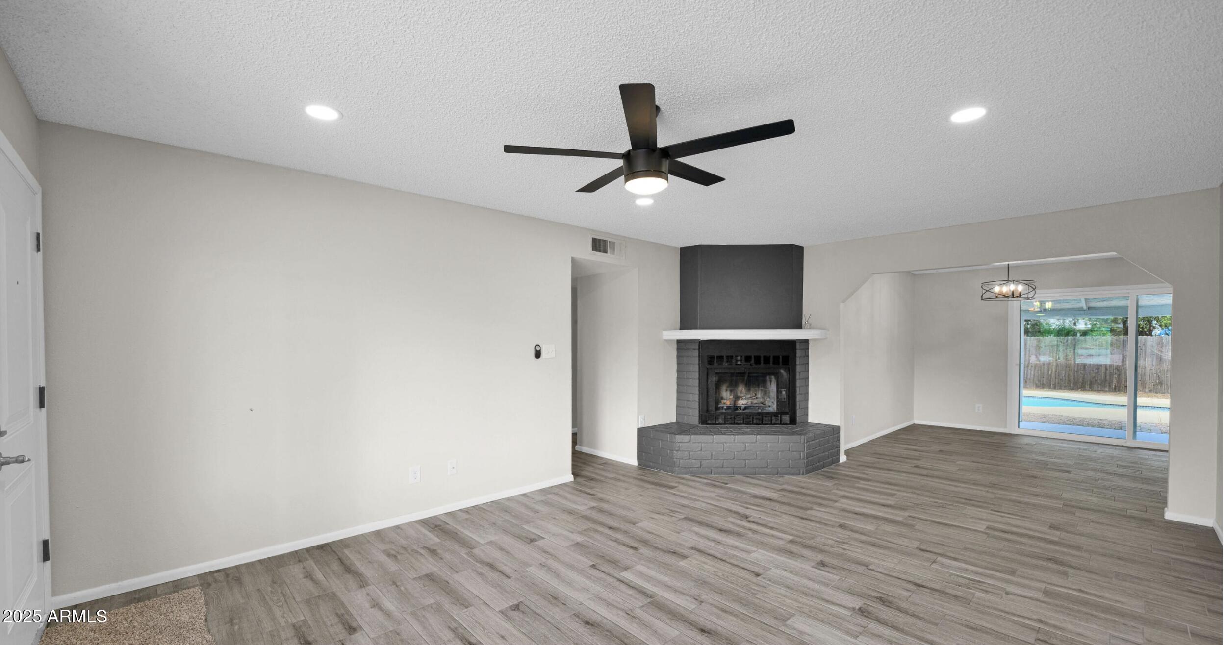 5214 W CHOLLA Street