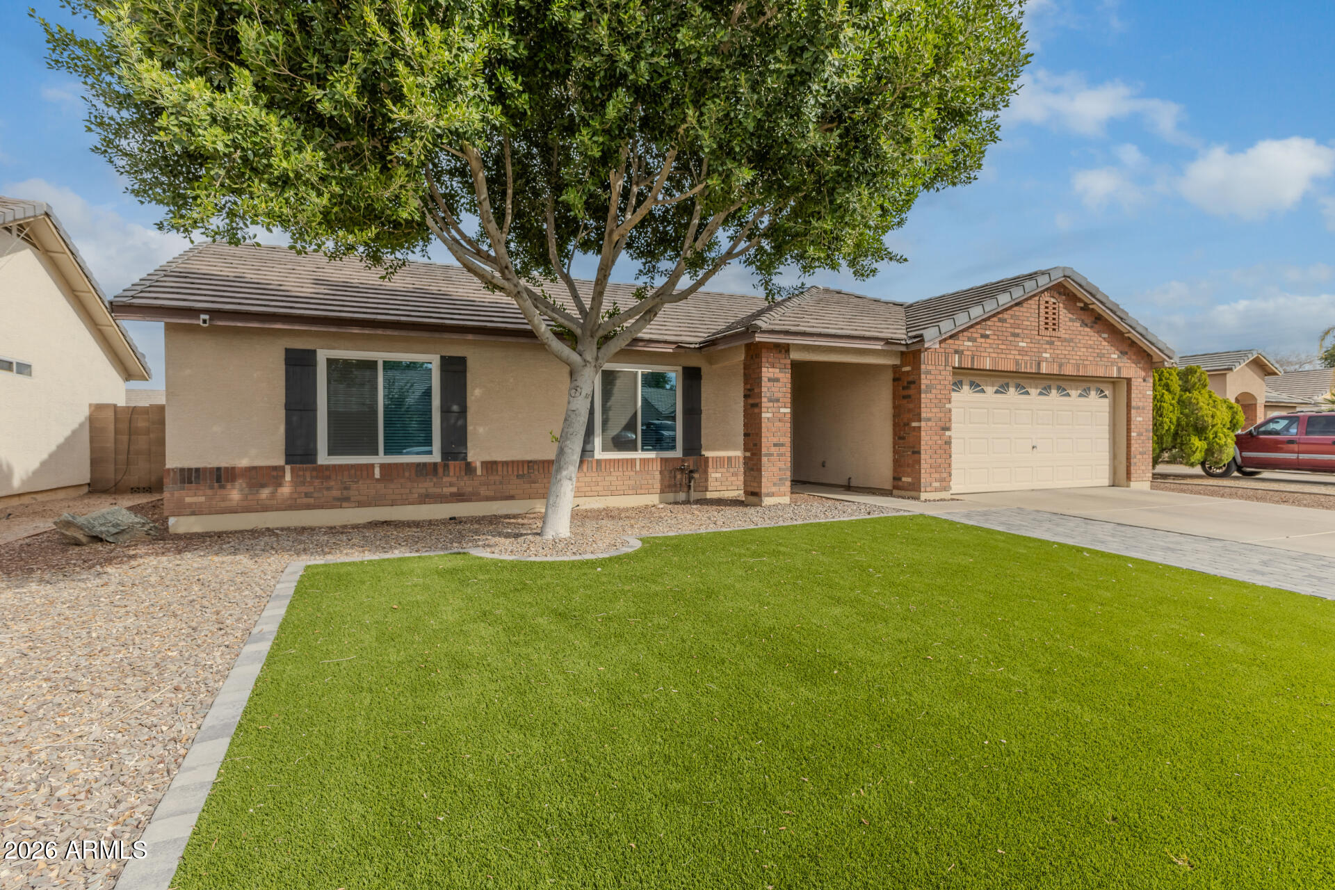 2872 E CARLA VISTA Court