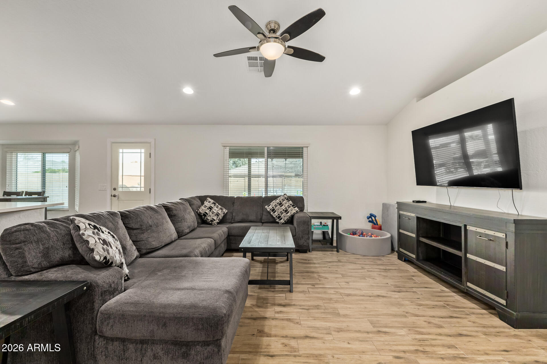 2872 E CARLA VISTA Court