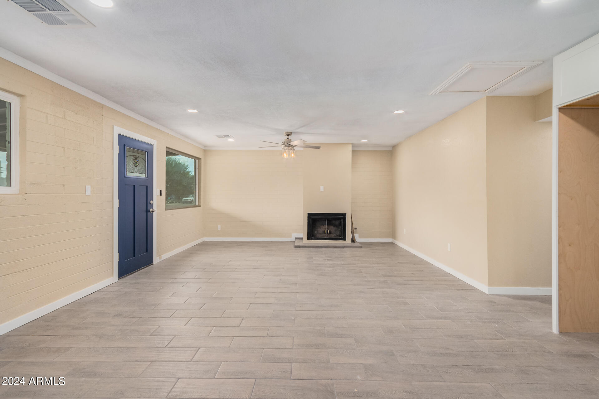 2228 W LUPINE Avenue