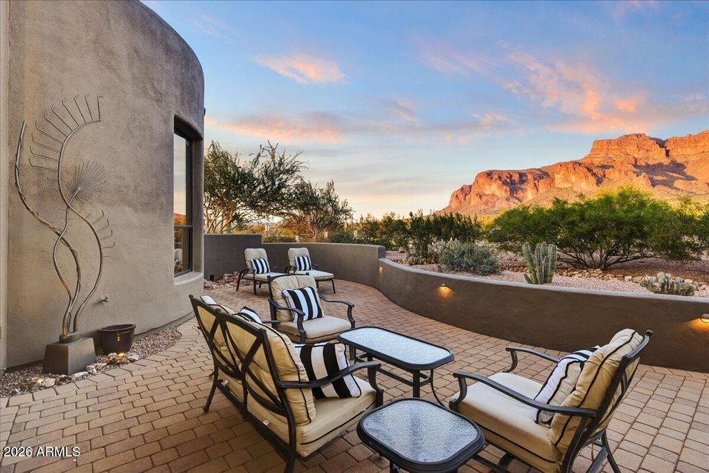 Photo of 822 S Broadway Lane, Gold Canyon, AZ 85119 (MLS # 6965538)