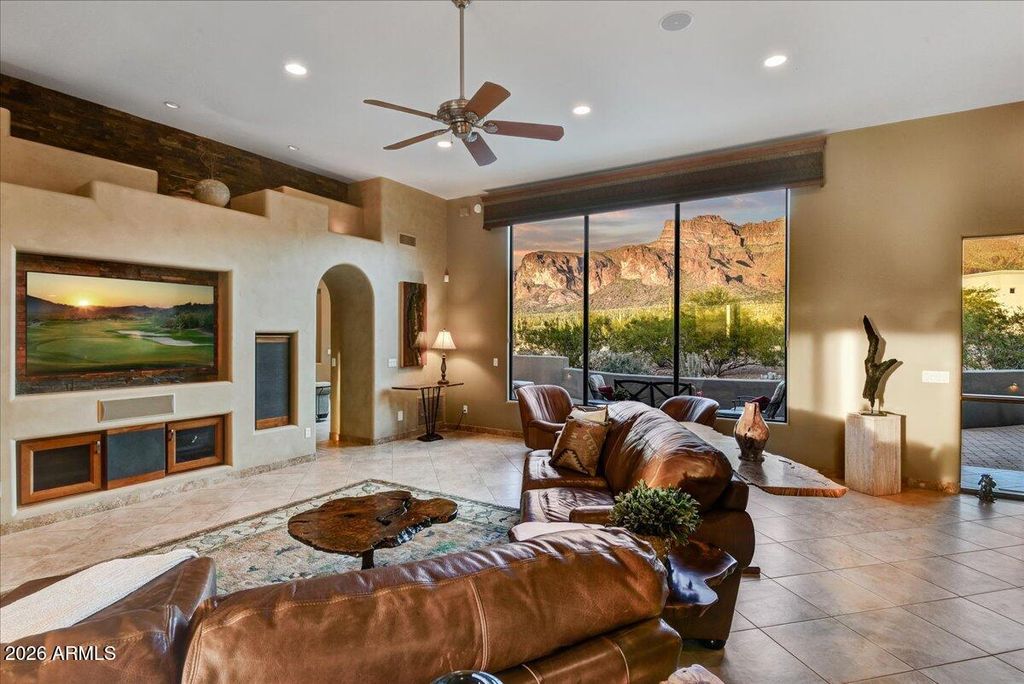 Photo of 822 S Broadway Lane, Gold Canyon, AZ 85119 (MLS # 6965538)