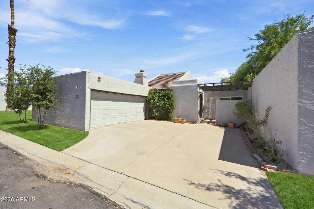 Photo of 324 E Ambassador Drive, Tempe, AZ 85288 (MLS # 7081087)