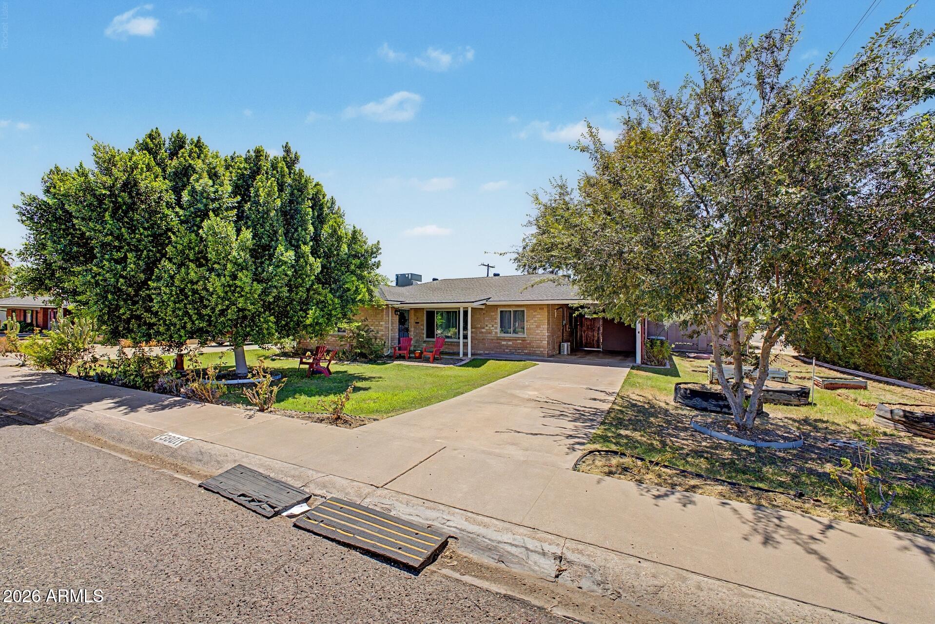 3801 E AMELIA Avenue