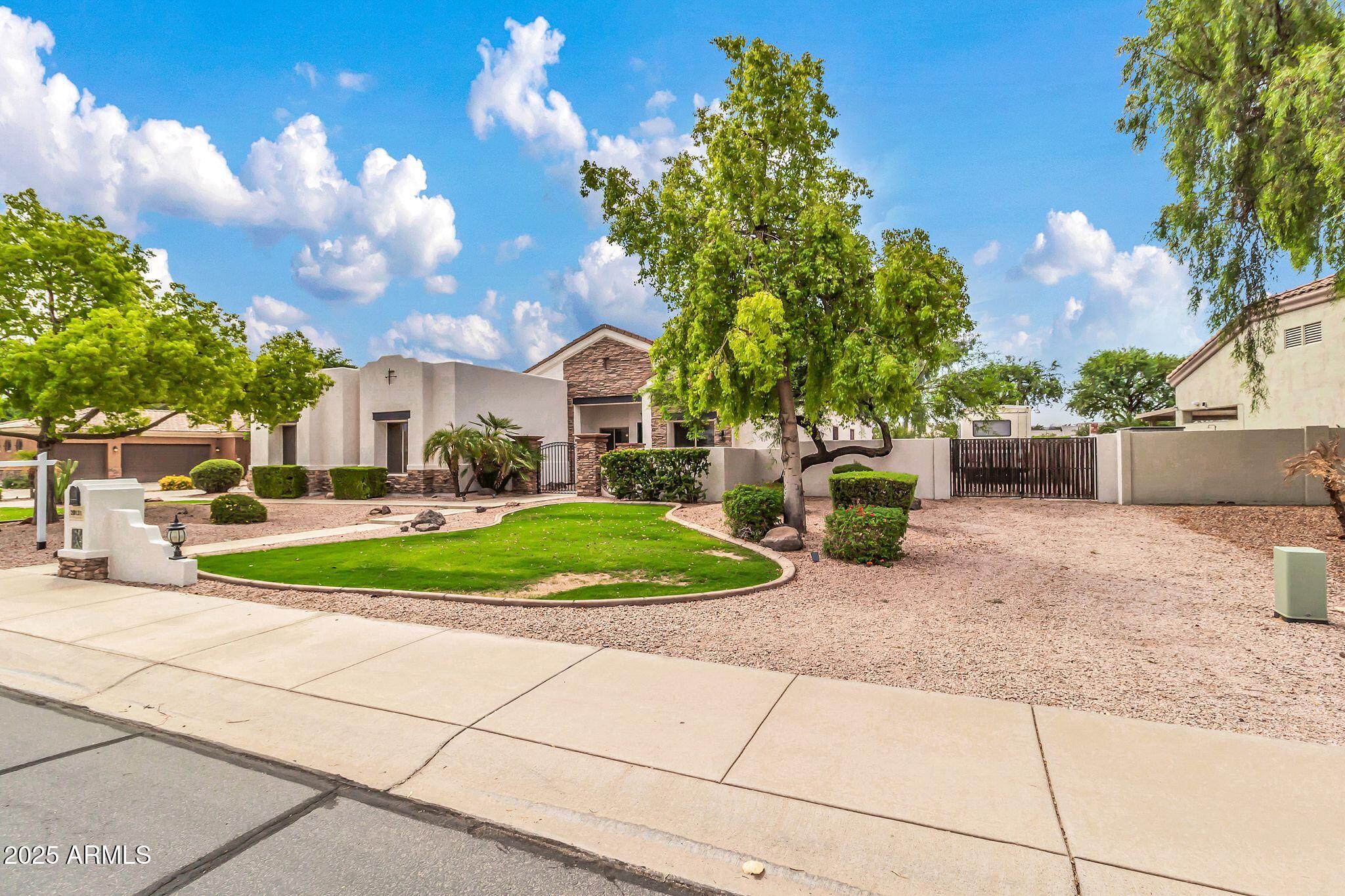 Homes for Sale in Queen Creek Arizona 2 20131 E CALLE DE FLORES --