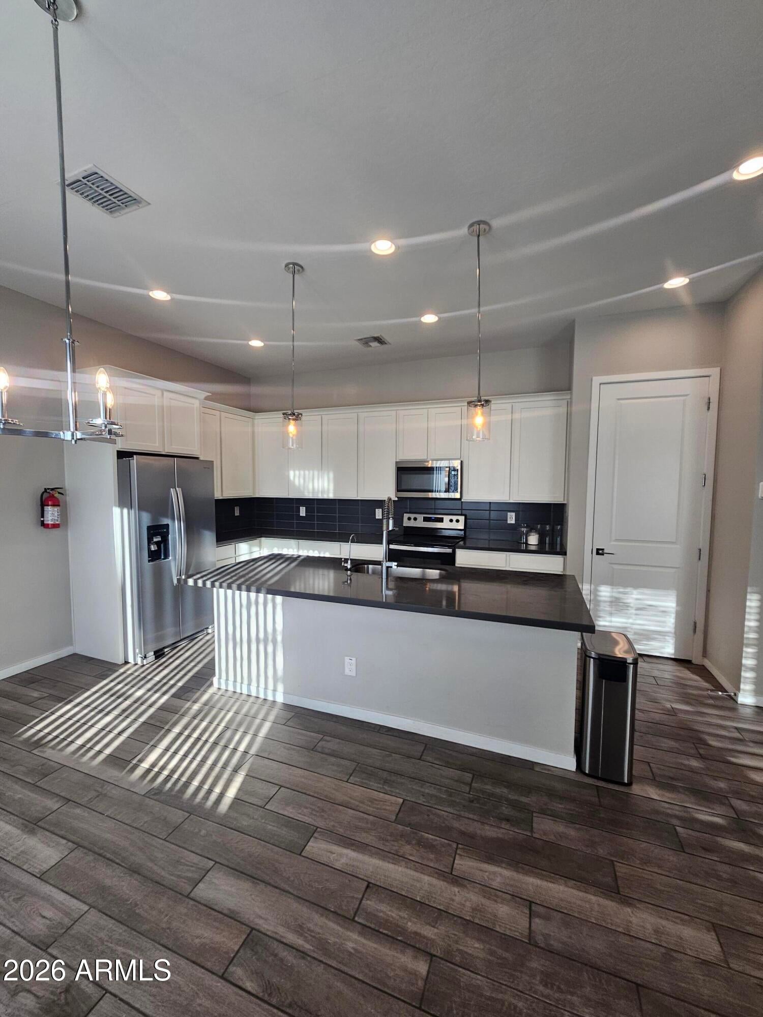 901 S SMITH Road 1001