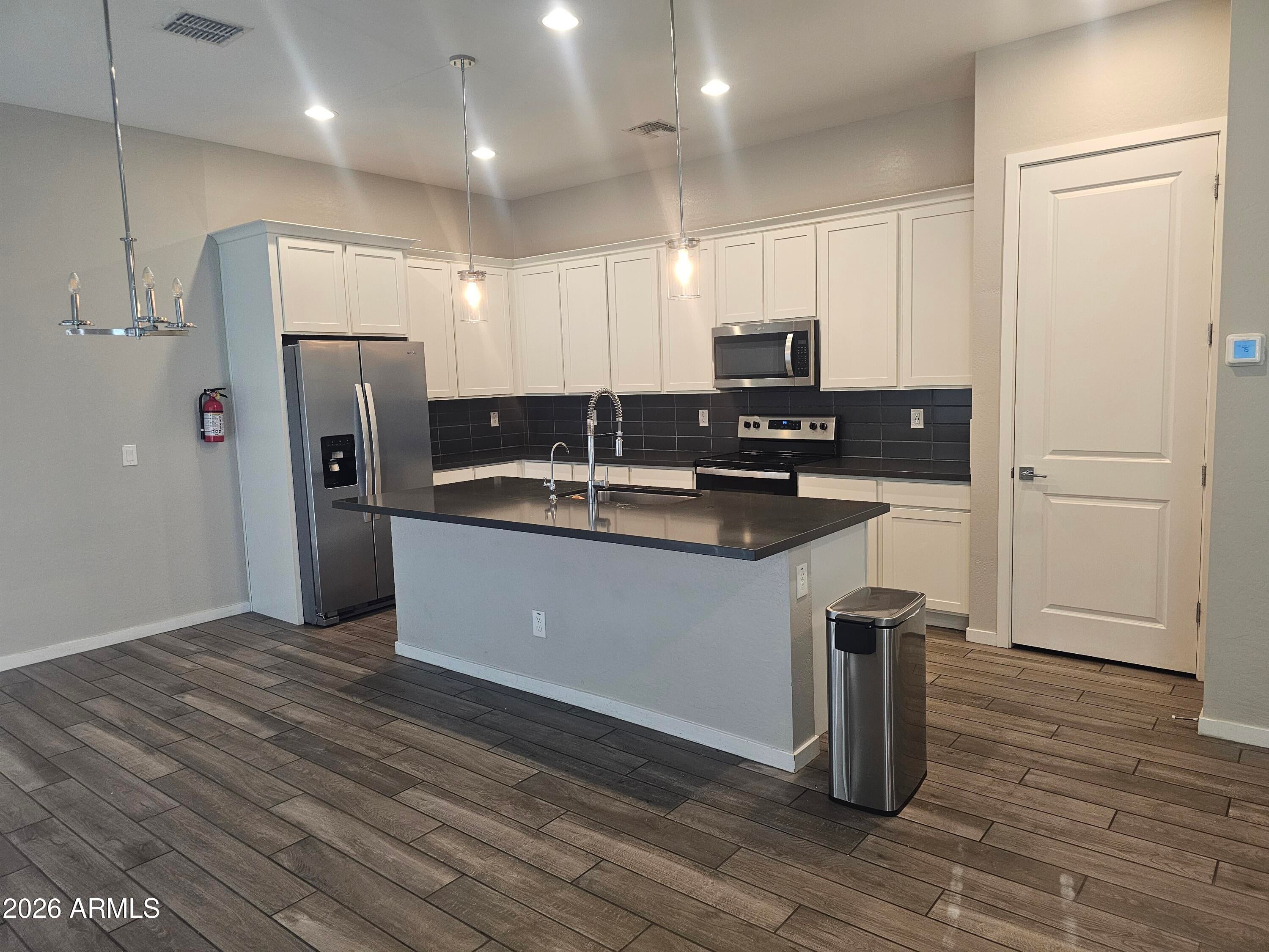 901 S SMITH Road 1001