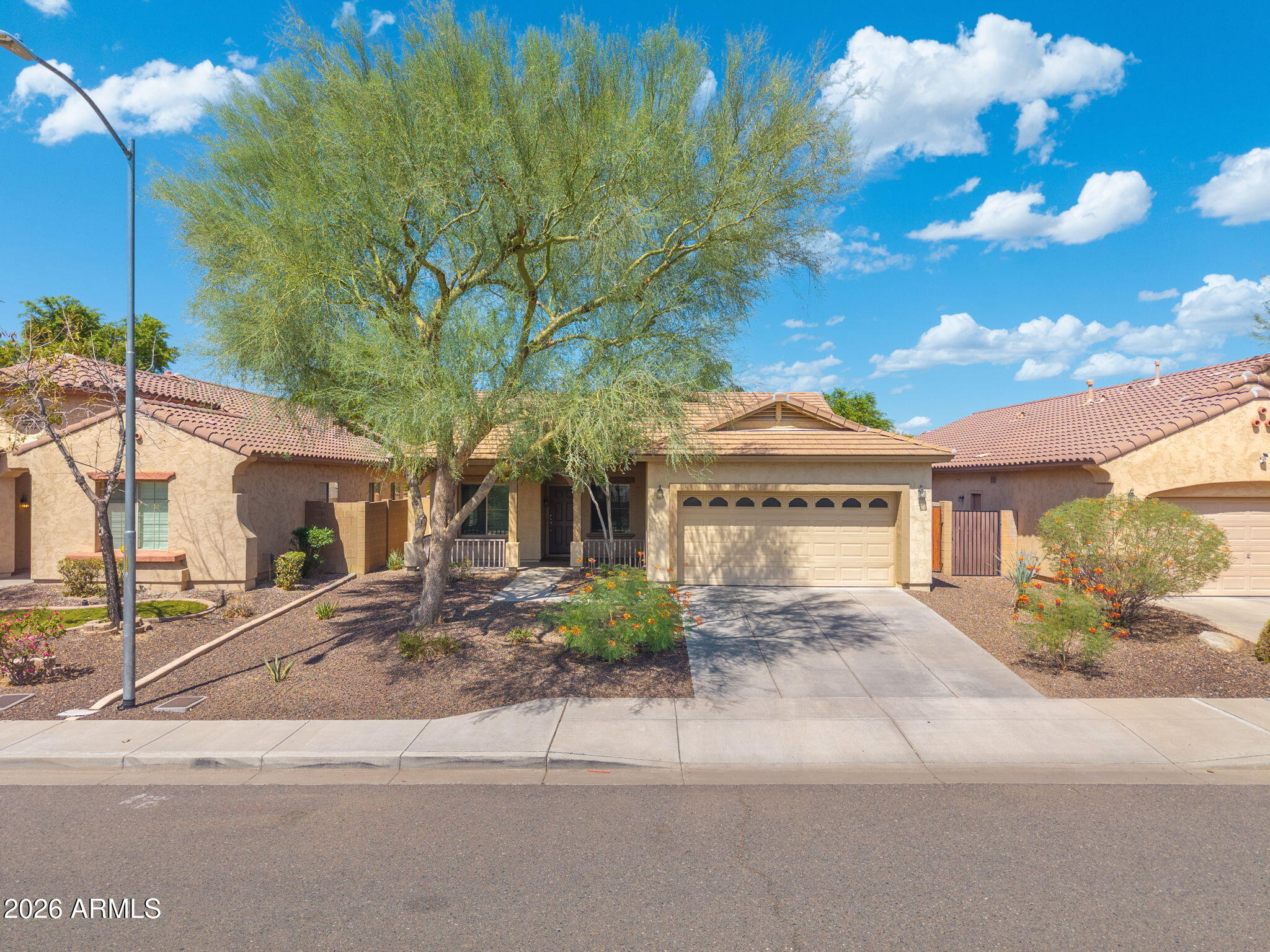 5218 W BUCKSKIN Trail