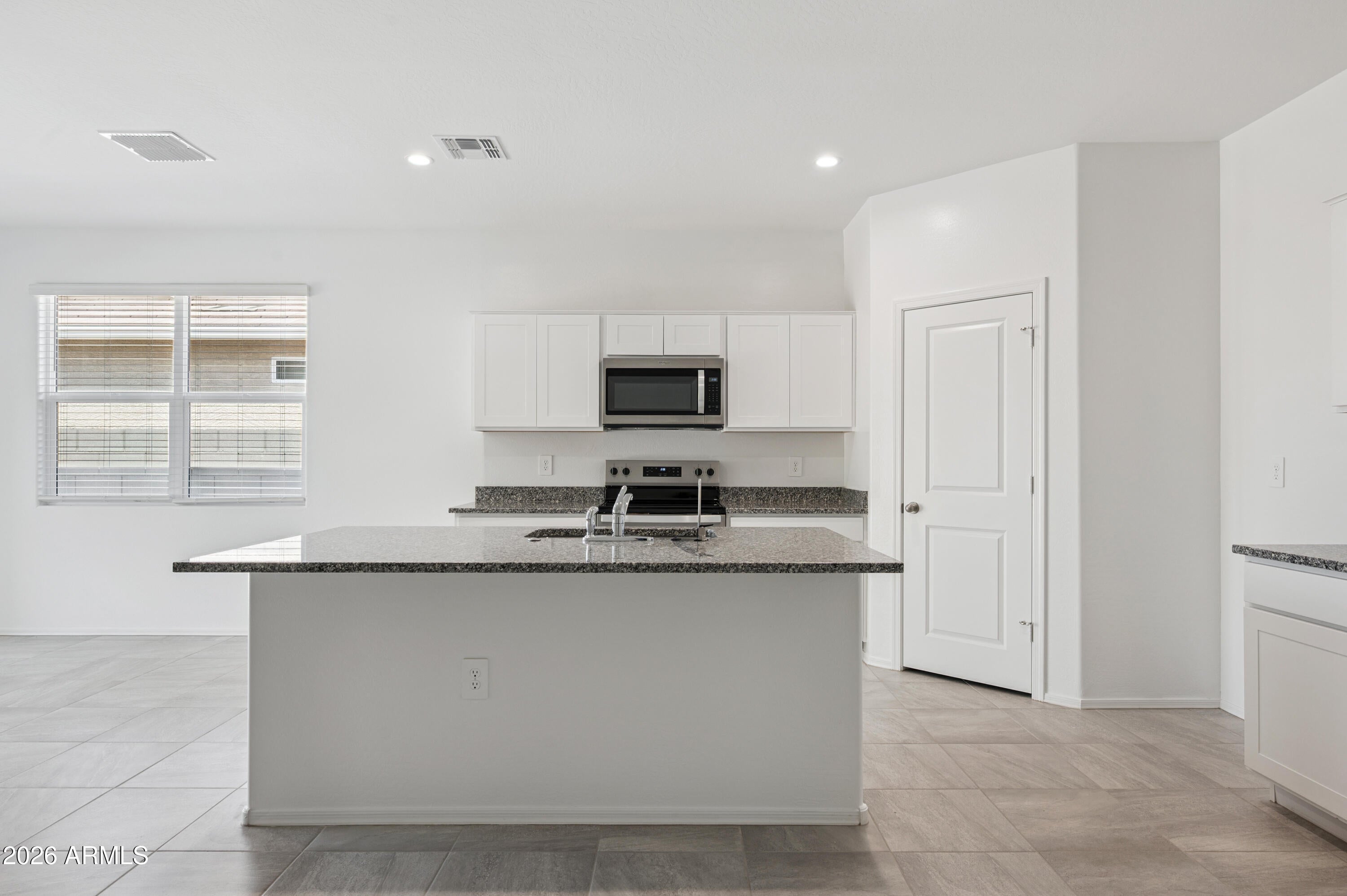 1526 E FLETCHER Drive